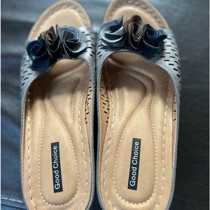 Good Choice Wedge Mules 8.5